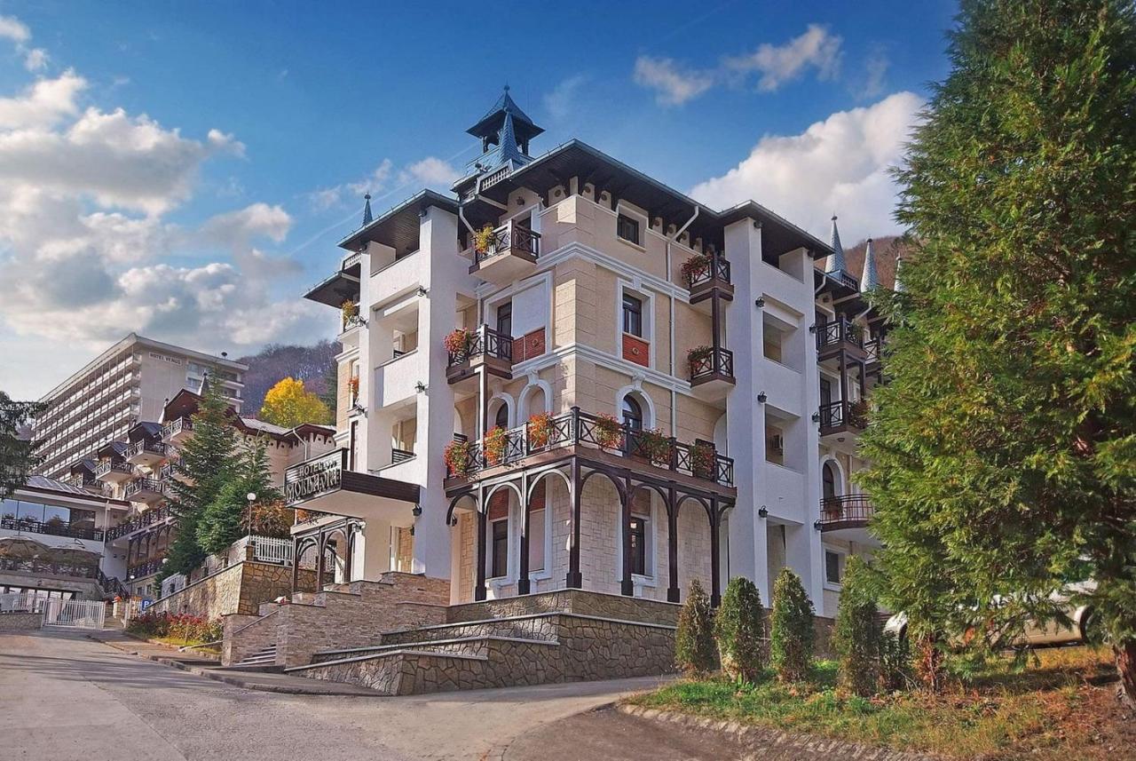 Hotel Moldavia Slănic-Moldova Eksteriør billede