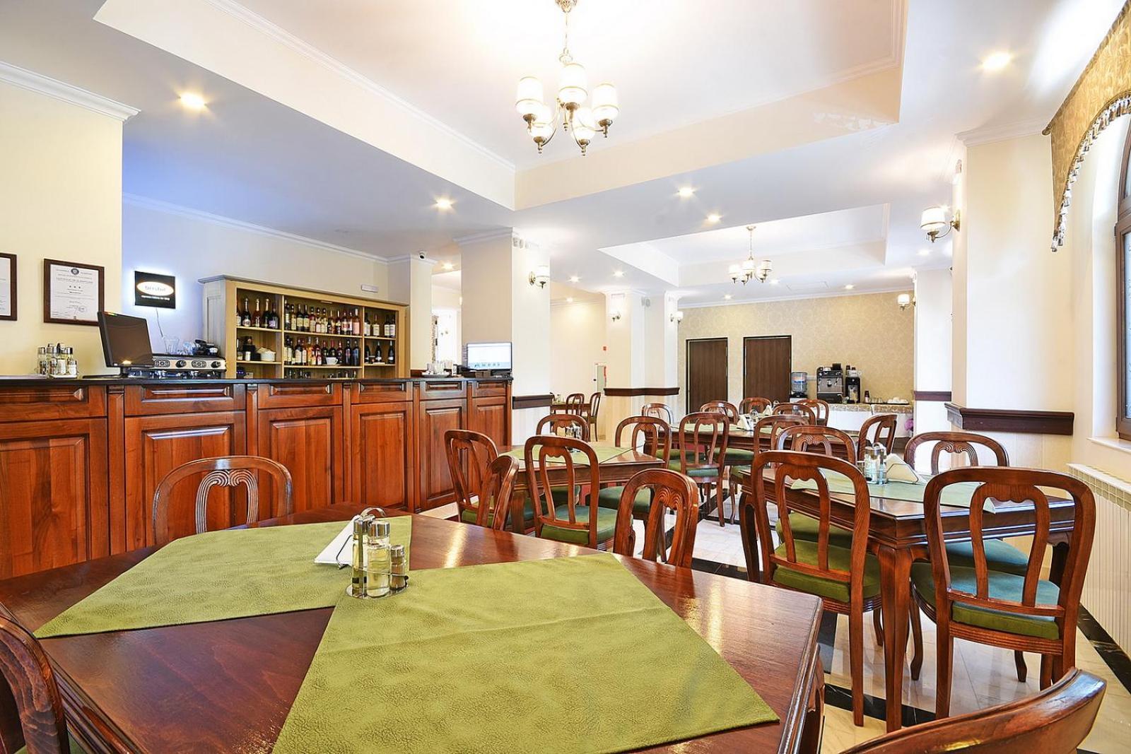 Hotel Moldavia Slănic-Moldova Eksteriør billede